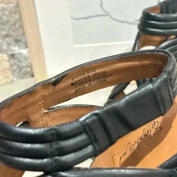 Elizabeth and James E-Star Stiletto Platform Black
Leather Heels Size 6.5B - Picture 5 of 9